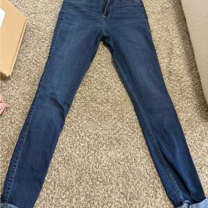 Women’s skinny jeans (2 pairs)